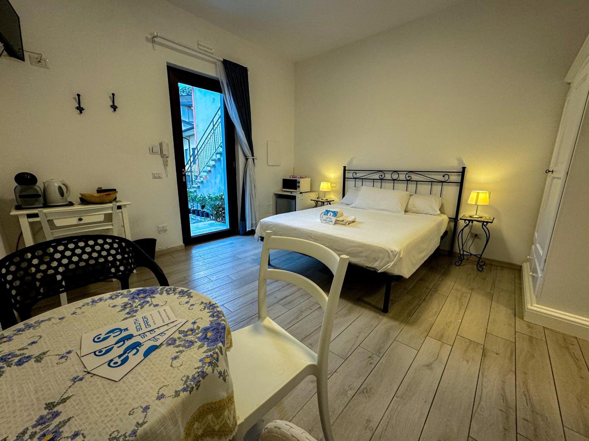 Hotel Casa Laura Peschiera del Garda Exterior foto