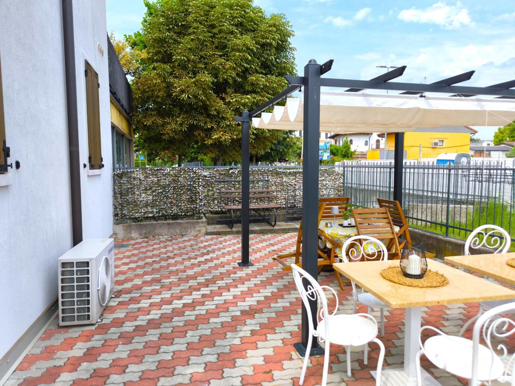 Hotel Casa Laura Peschiera del Garda Exterior foto